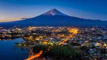 Papier Peint photo Lavable Mont Fuji Fuji mountains and Fujikawaguchiko city at night, Japan.