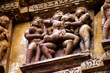 Relieve erotico en el templo de Kandariya Mahadeva(s.XI). Khajuraho.Madhya Pradesh. India. Asia.