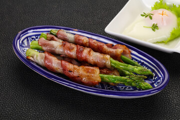 Asparagus with bacon