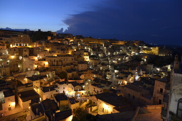 Panorama notturno di Matera la città dei Sassi - 375667804