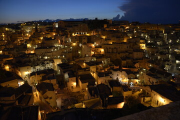 Panorama notturno di Matera la città dei Sassi - 375667840