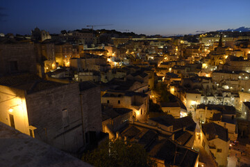 Panorama notturno di Matera la città dei Sassi - 375667875