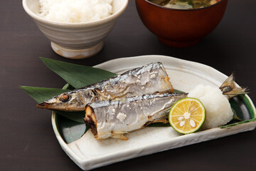 サンマの塩焼き定食