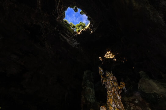 The break in the arch of the cave of Grotte of Castellana. Stalagmites, stalactites, canyons and caves characterise this pathway long 3 km to more than 60 meters deep.