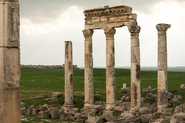 Fototapeta premium Apamea Syria, ancient ruins with famous colonnade before damage in the war