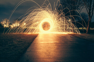 lightpainting moving sparks
