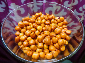 Fresh raw pea gram kept in a glass bowl