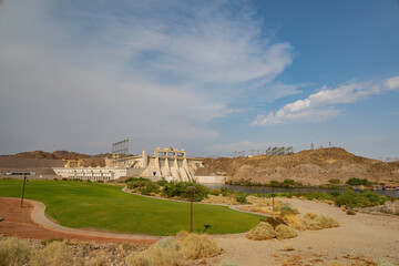 Fototapeta premium Sunny view of the Davis Dam