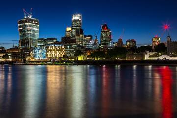 Fototapeta na wymiar panorama of london at night over the river thames