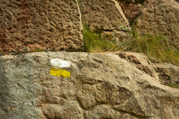 yellow white nature trail sign mark 