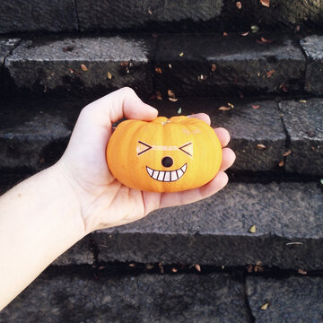 Smiling Japanese Halloween pumpkin