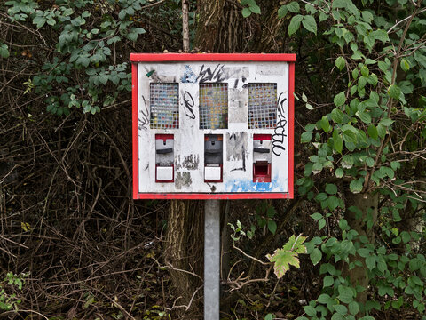 Abandoned bubble gum dispenser