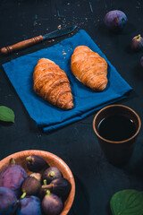 Croissant, petit déjeuner 