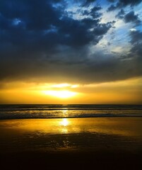 Obraz premium sunset over the sea