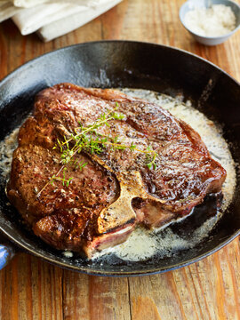 Skillet Steak With Thyme and Butter