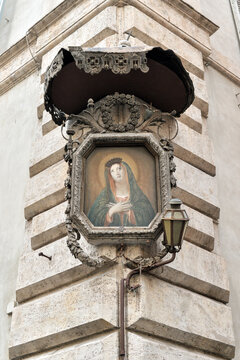 Picture of the Virgin Mary on the streets of Rome