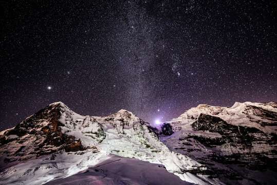 Eiger, M&Ocirc;&oslash;&Omega;_nch and Jungfrau at night