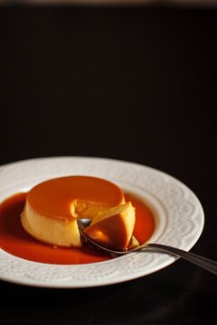 Traditional cr&Ocirc;&oslash;&Omega;&Ocirc;&oslash;&Omega;me caramel