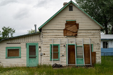 Fototapeta na wymiar Old abanonded house building in rural Sheridan, Montana