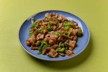 ピーマンと豚バラ肉の炒め物