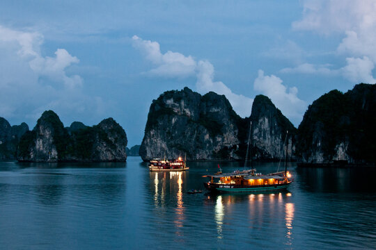 Blue sky Halong Bay.