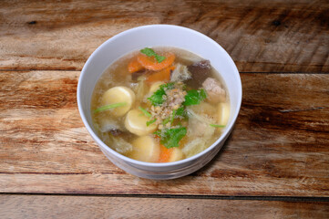 Clear Soup with Tofu and Minced Pork 