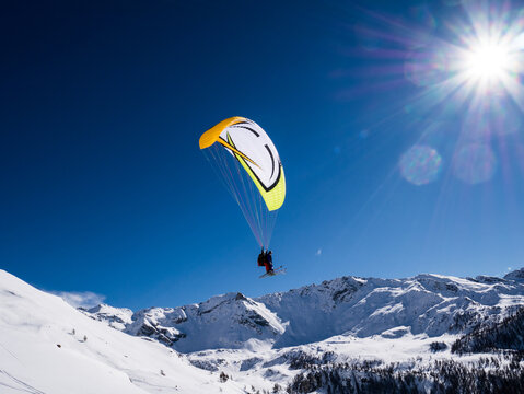 Paraski, extreme mountain sport