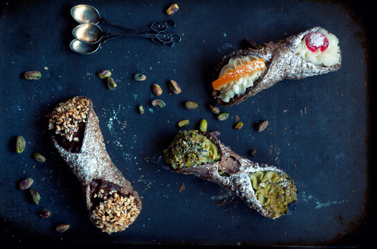 Overhead view of cannoli