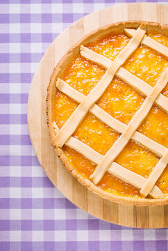 Apricot pie