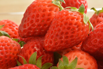  Strawberries on a glass dish