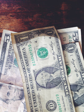 5 and 1 dollar bills