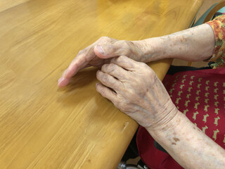 老婆の手