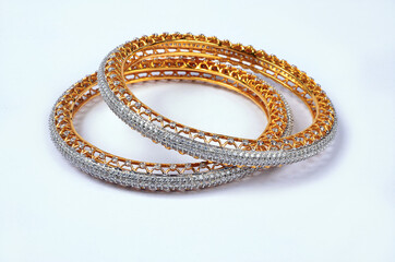 Classic stylish bridle gold bracelets