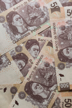 Multiple 500 Mexican Pesos Bills