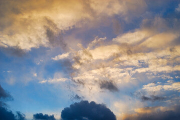 夕暮れ　夕焼け　空　雲　素材