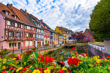 Colorful houses with traditional architecture in Colmar, Alsace, France.  - obrazy, fototapety, plakaty