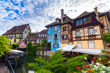 Fototapeta na wymiar Colorful houses with traditional architecture in Colmar, Alsace, France. 