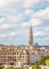 Fototapeta na wymiar View over Brussels from Mont des Arts (Kunstberg) with Basilica, Sacré-Coeur (Koekelberg) in the background