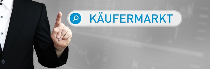 Käufermarkt. Mann zeigt mit Finger auf Suchfeld im Internet-Browser. Wort/Text (blau) in der Suche.
