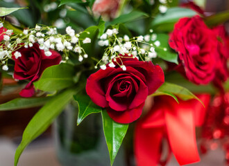 bunch of red roses