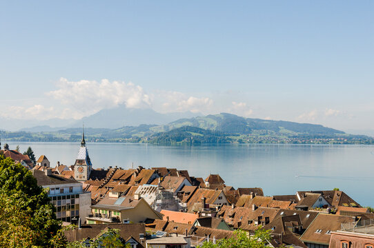 Stadt Zug, Zytturm, Turm, Altstadt, Zugersee, Altstadth&auml;user, Guggi, Aussichtsberg, Schifffahrt, Berge, Rigi, Stadtrundgang, Sommer, Schweiz