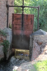 Fototapeta na wymiar old water mill