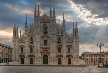 Naklejka premium Milan Cathedral - (Duomo di Milano (Milan Cathedral) and Piazza del Duomo in Milan)