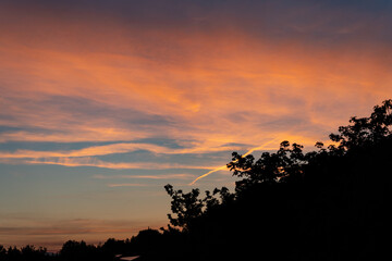Sonnenuntergang, Wolken, Silhoutte, Abendstimmung, romantisch, Baum, Baumsilhoutte, Himmel,...