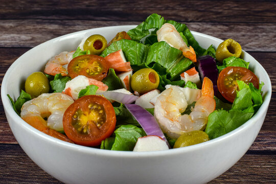 salad with shrimp and crab meat