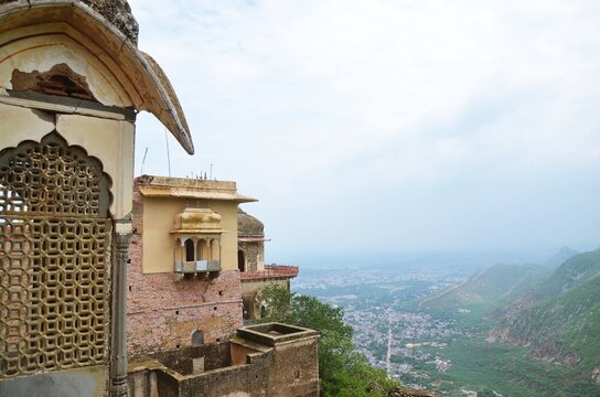 ruins of royal palace alwar 