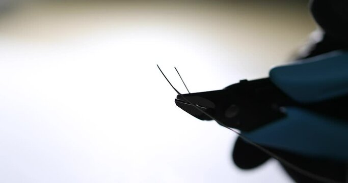 cutting solder wire
