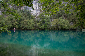 Obraz premium Lago de agua azul turquesa