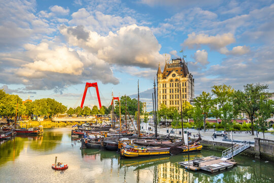 Witte Huis (White House) in Oude Haven (Old Harbor/Alte Hafen) und Willemsbr&uuml;cke, Rotterdam