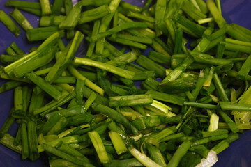 Sliced green onions.